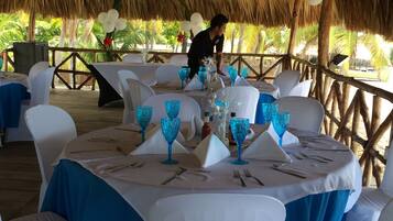 Petit déjeuner complet compris tous les jours