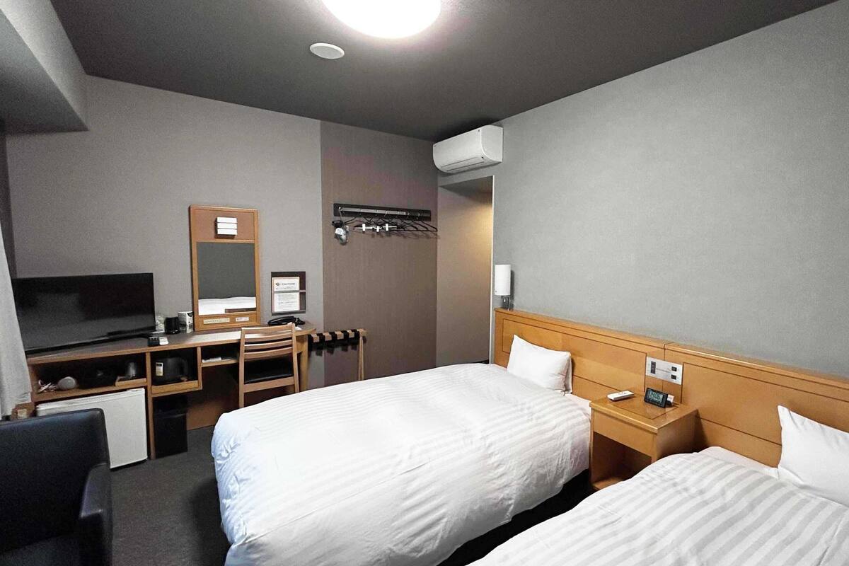 Bureau, Wi-Fi gratuit, draps fournis
