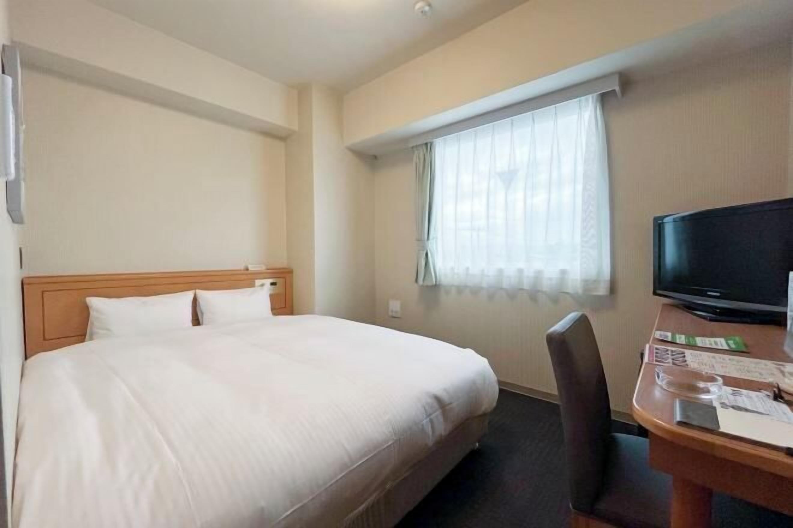 Fer et planche à repasser, Wi-Fi gratuit, draps fournis