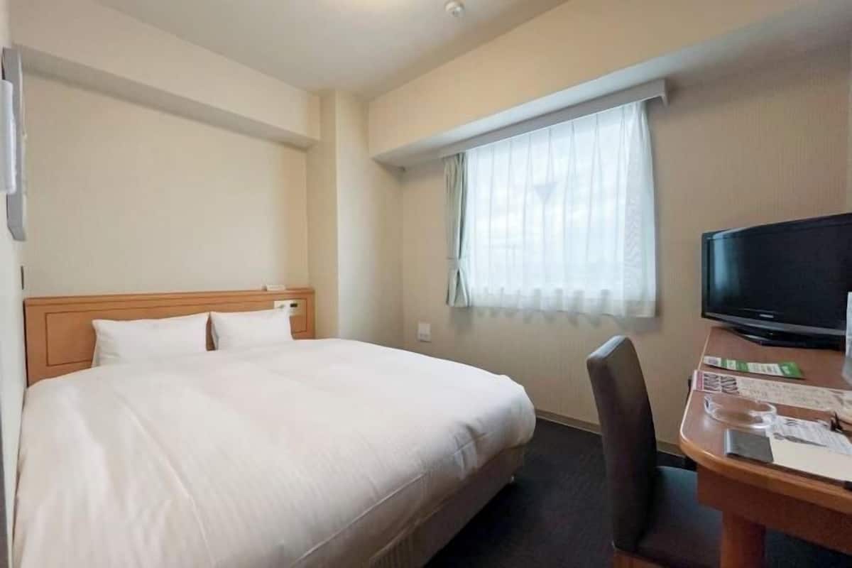 Ferros/tábuas de passar roupa, Wi-Fi de cortesia, roupa de cama