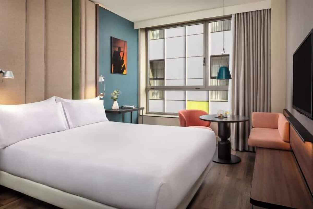 1 bedroom, premium bedding, minibar, in-room safe