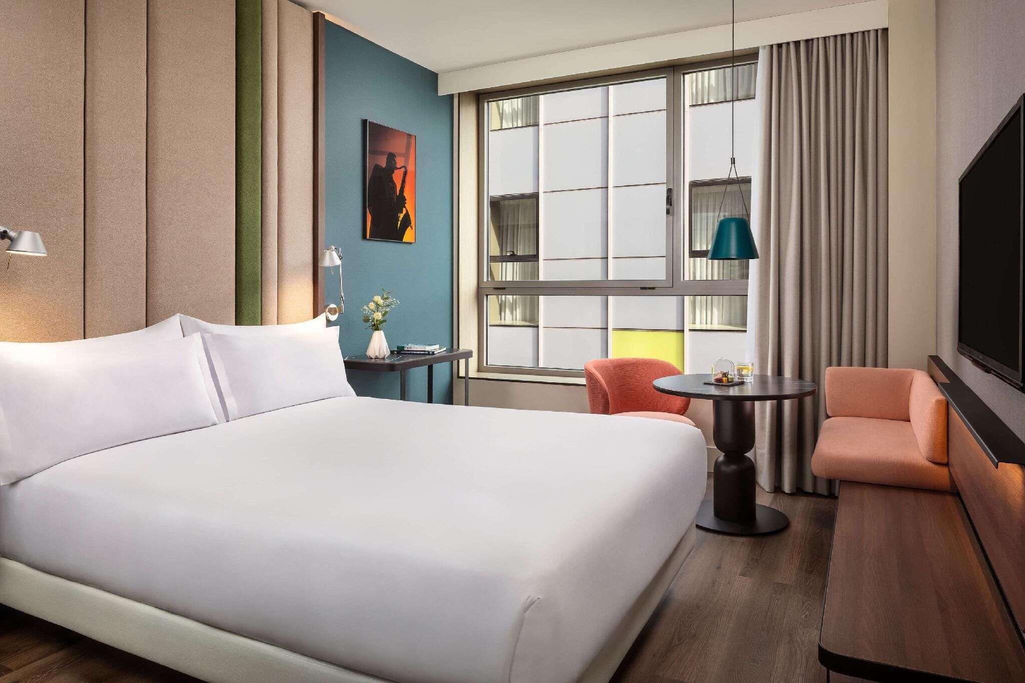 1 bedroom, premium bedding, minibar, in-room safe