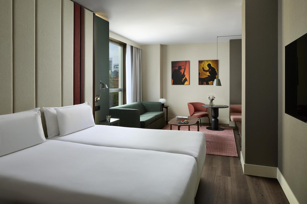 1 bedroom, premium bedding, minibar, in-room safe