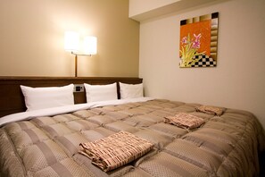 Desk, free WiFi, bed sheets
