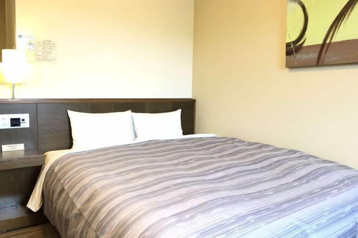 Wi-Fi de cortesia, roupa de cama