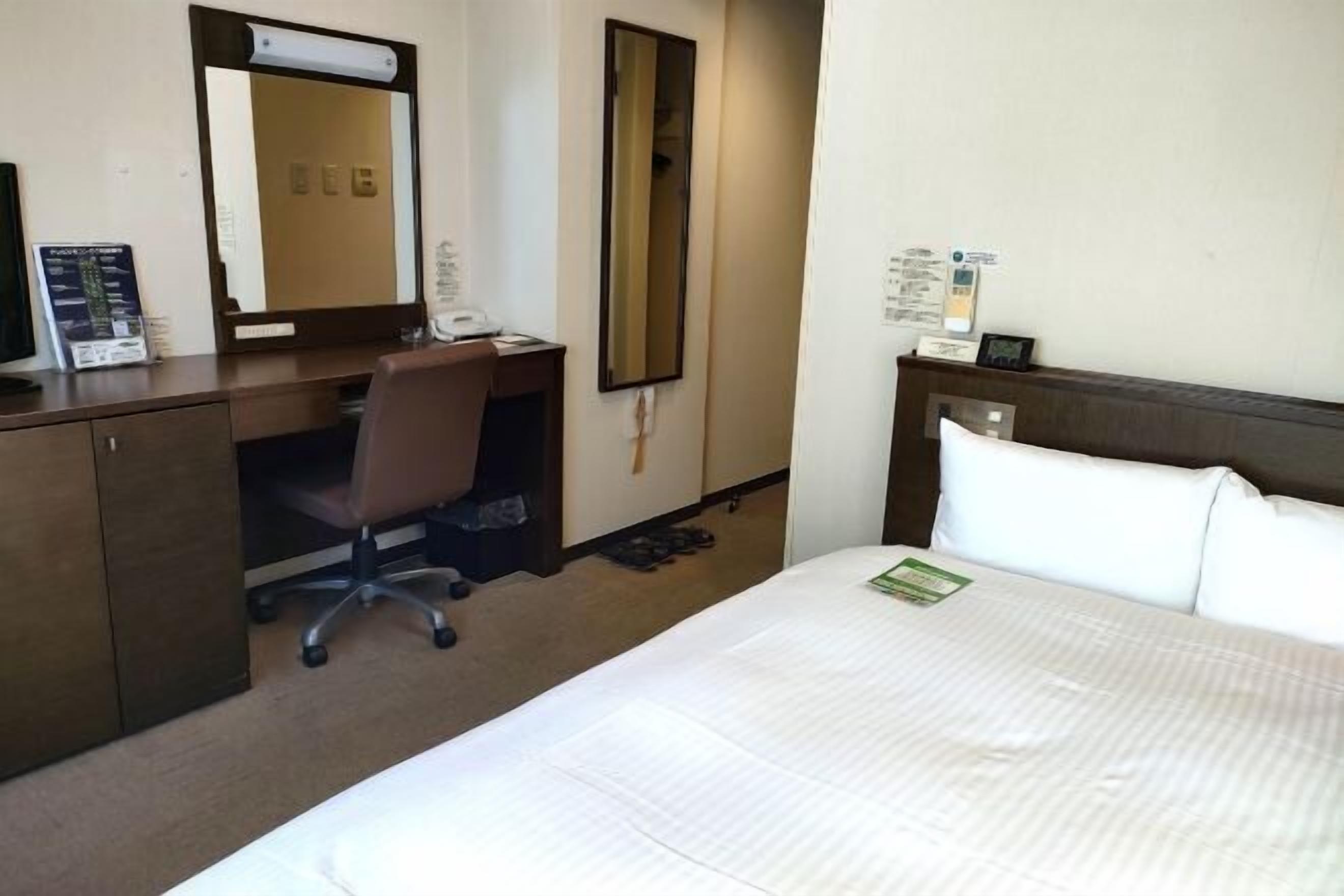 Desk, free WiFi, bed sheets