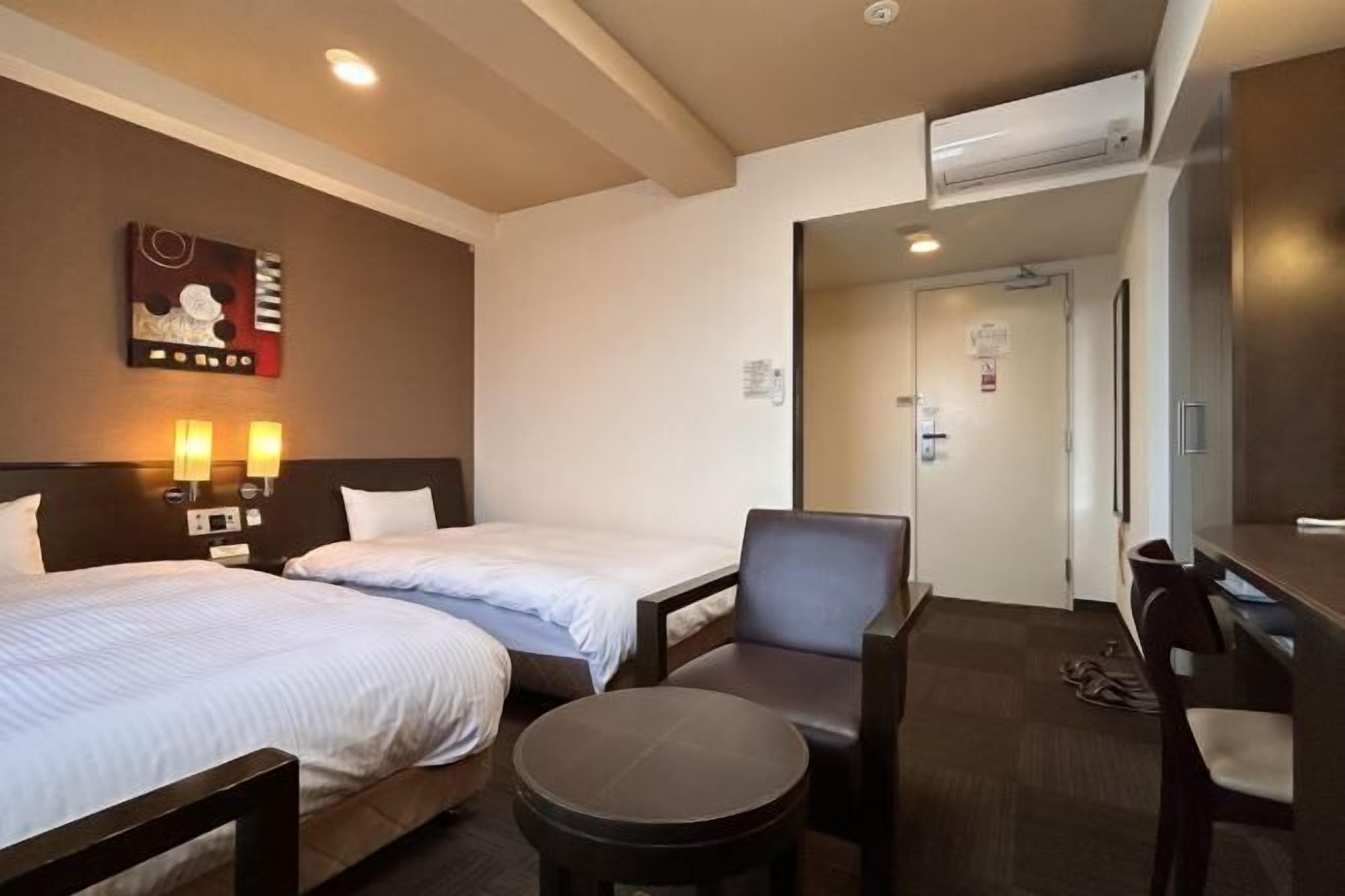 Desk, free WiFi, bed sheets