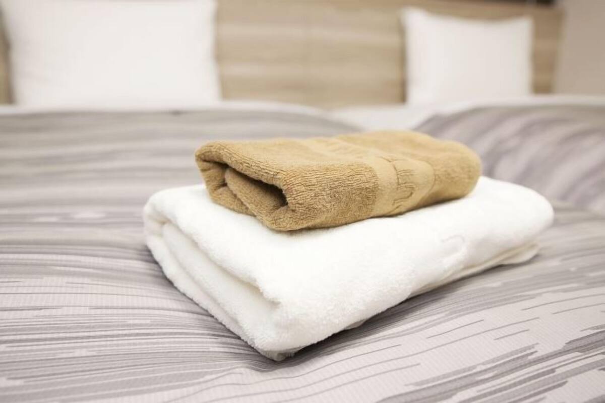 Desk, free wired Internet, bed sheets