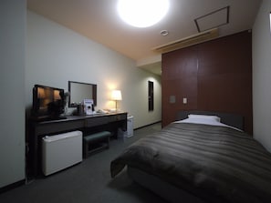 Desk, free wired internet, bed sheets