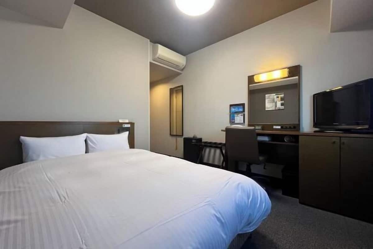 Escrivaninha, Wi-Fi de cortesia, roupa de cama