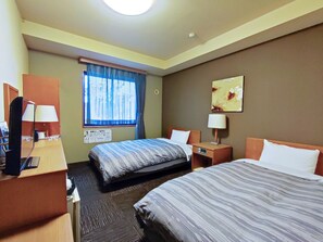 Bureau, accès au Wi-Fi (inclus), literie fournie