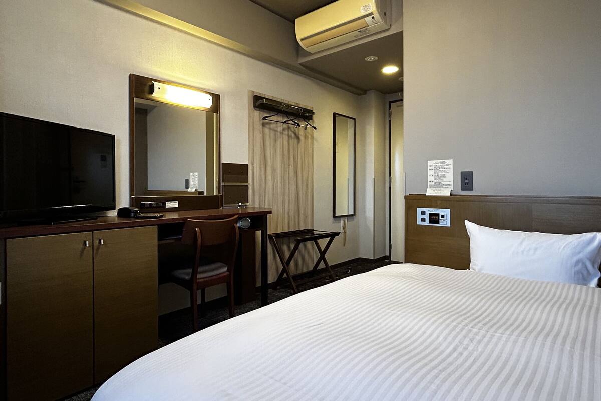 免费 WiFi、床单