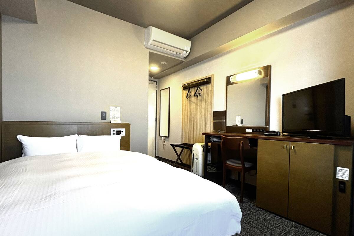  Semidouble Room, Smoking, Heated Tobacco Only | WiFi (free), bed sheets