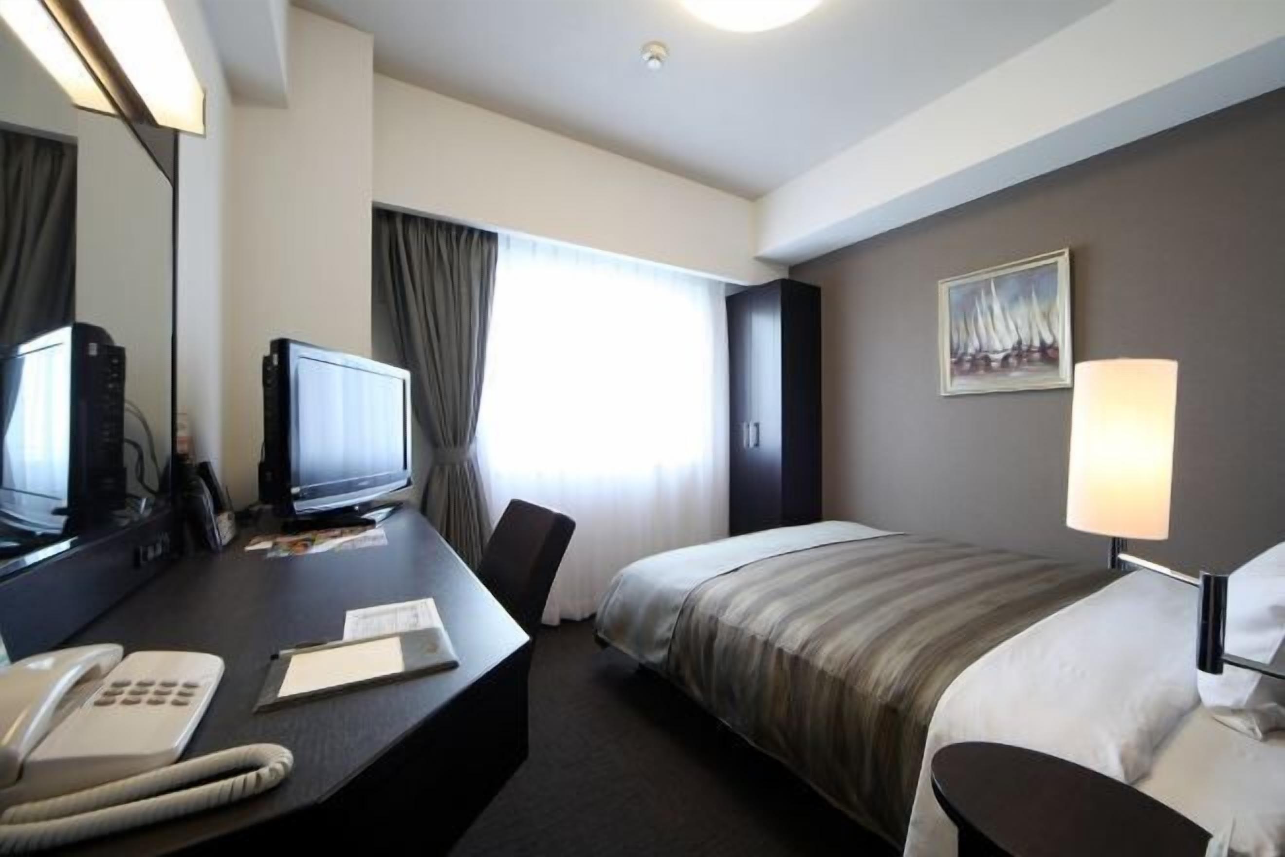 واي فاي مجانًا وملاءات أسرّة