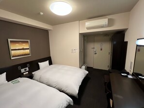 Desk, free WiFi, bed sheets - Hotel Route Inn Uozu (Uozu)
