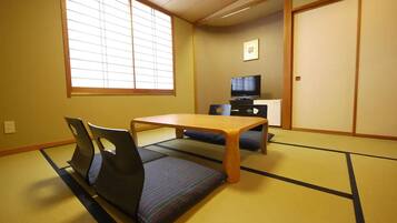 Desk, free wired internet, bed sheets