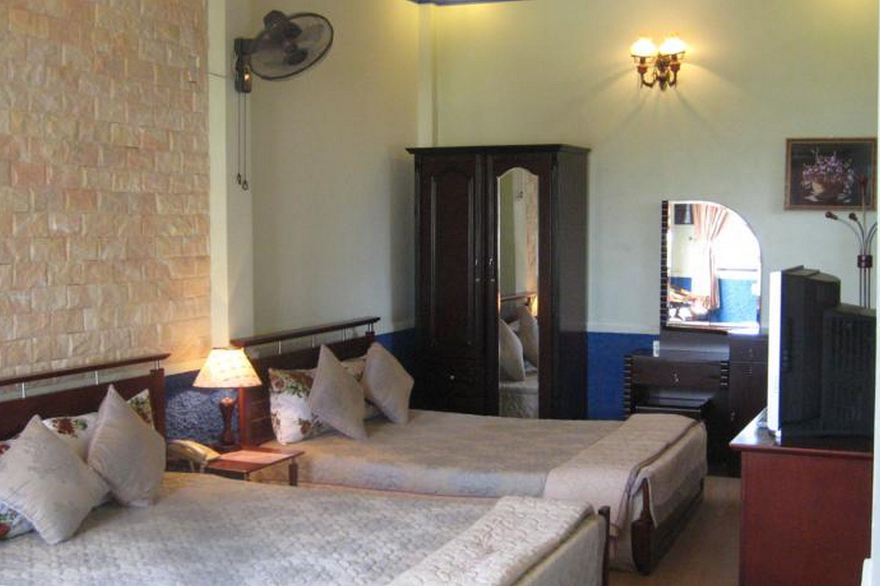 premium bedding, down duvets, pillow-top beds, minibar