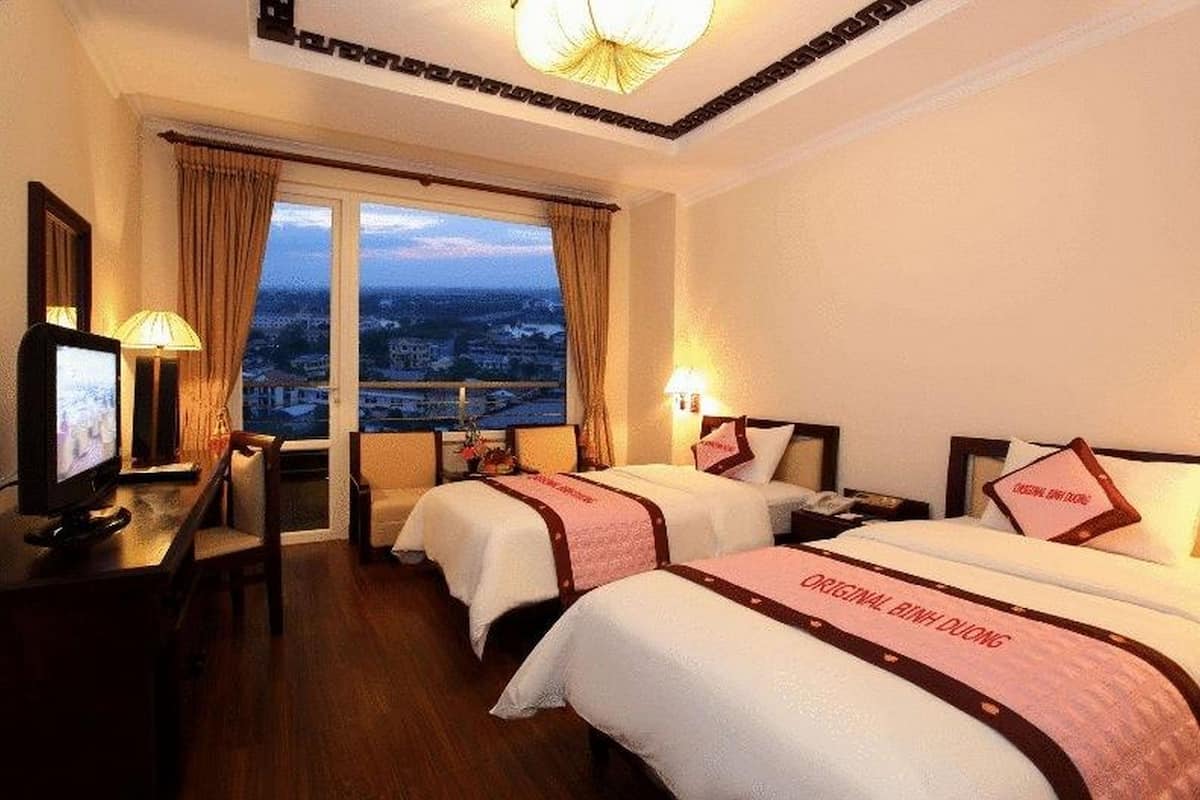 Premium bedding, down duvets, pillow-top beds, minibar