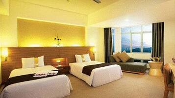 Superior Room | Premium bedding, down duvets, pillow-top beds, minibar