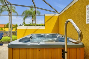 Private spa tub - Encantada Resort Vacation Townhomes by IDILIQ (Kissimmee)