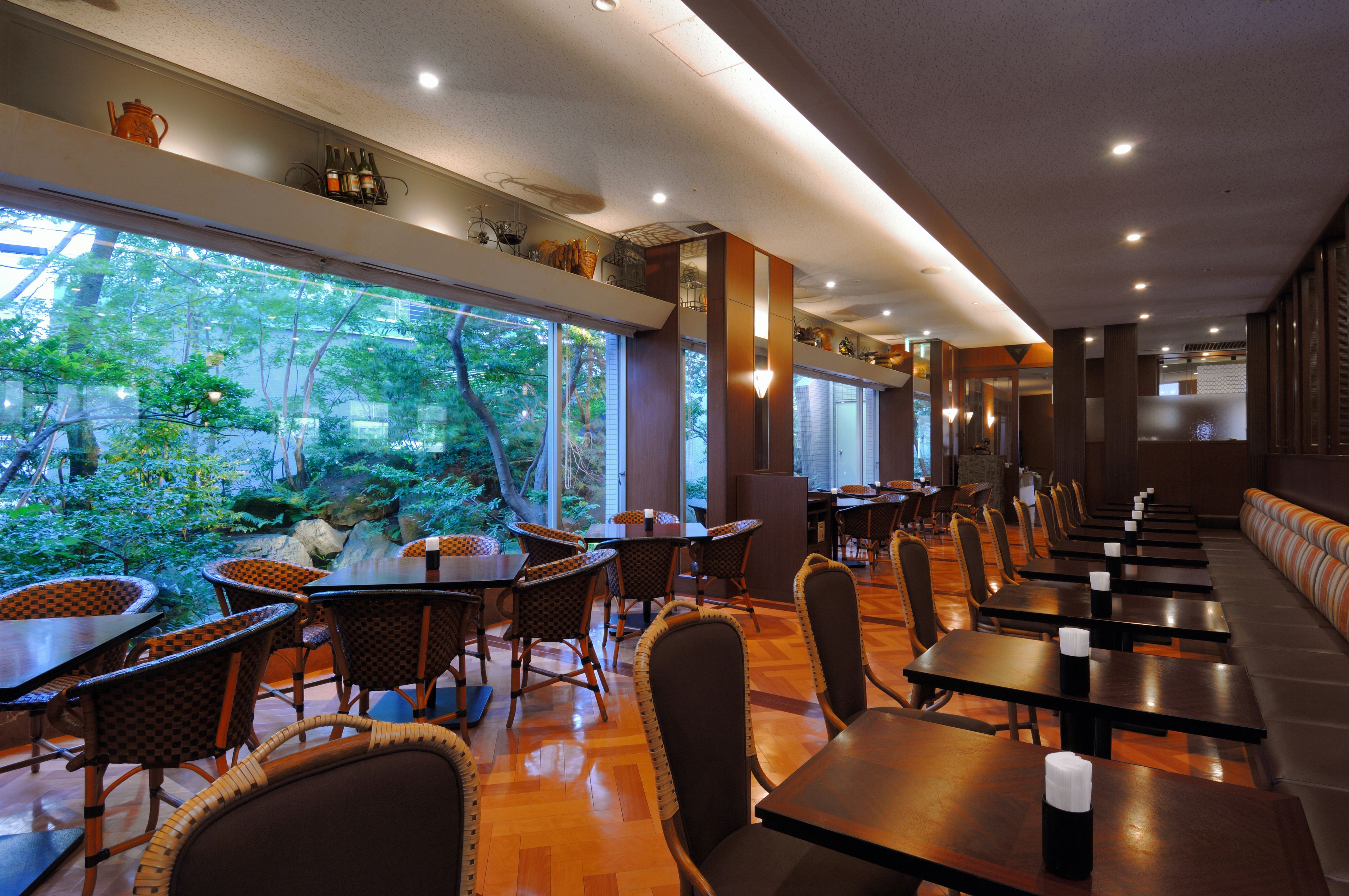 daily cooked-to-order breakfast (jpy 1460 per person)