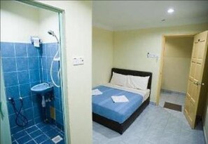 Regadera, amenidades de baño gratuitas, secadora de cabello, toallas