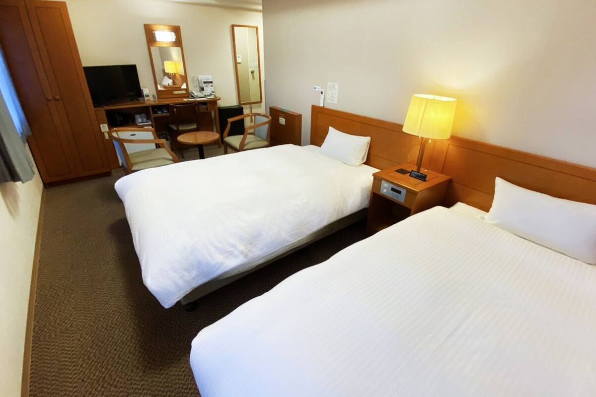 Desk, WiFi (free), bed sheets
