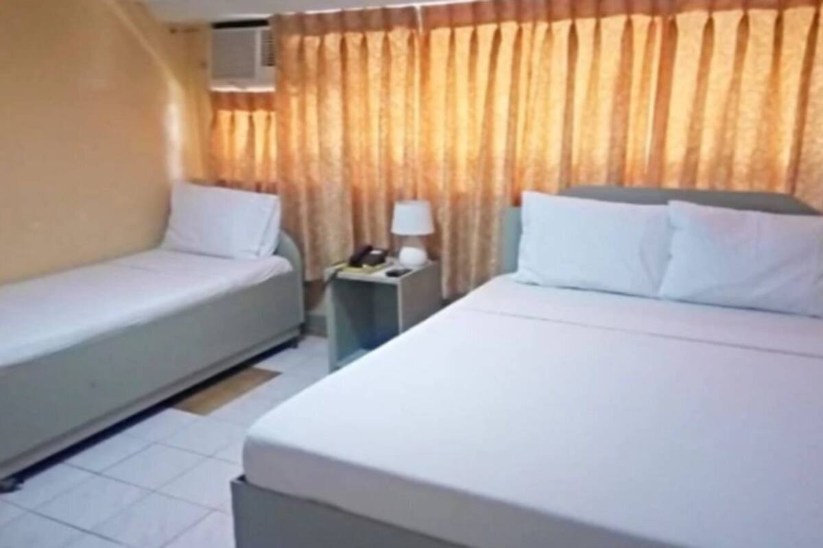 Ancestral Supreme | Desk, rollaway beds (surcharge), WiFi (free), individually furnished