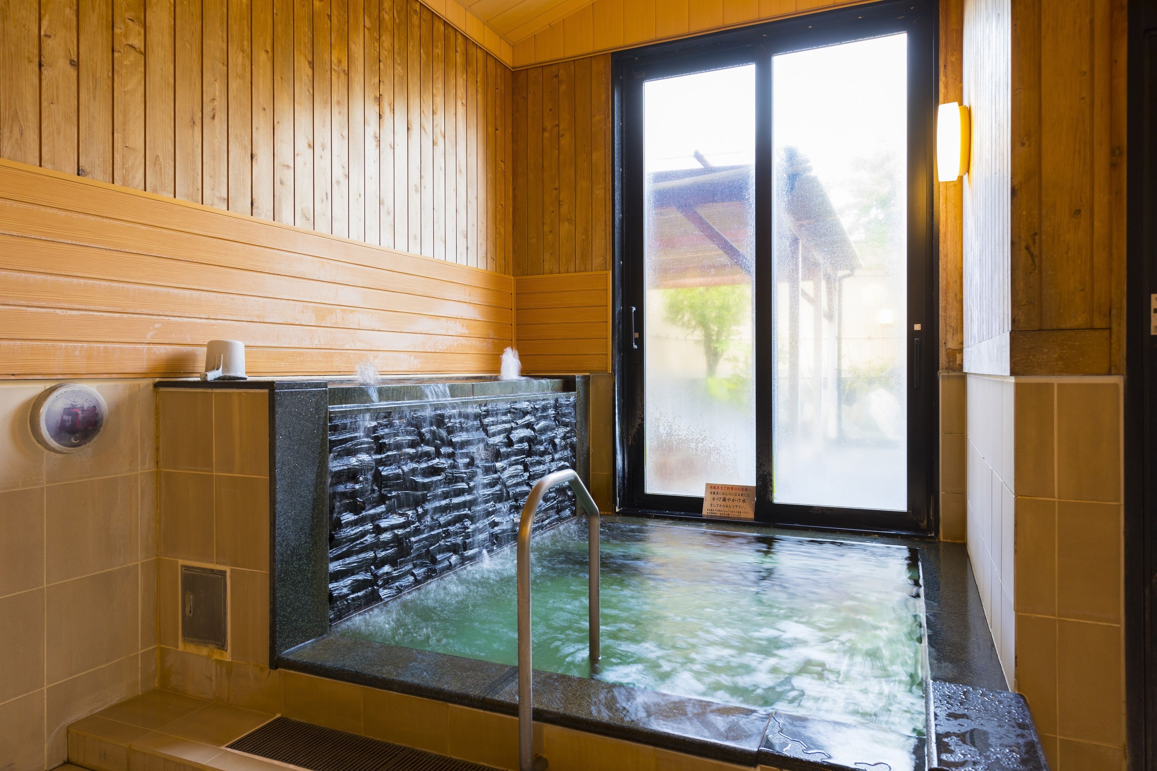 Sauna, hammam, sources chaudes/minérales