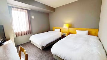 Escritorio, wifi gratis y ropa de cama