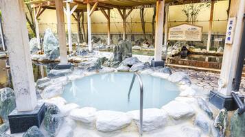 Sauna, steam room, hot springs