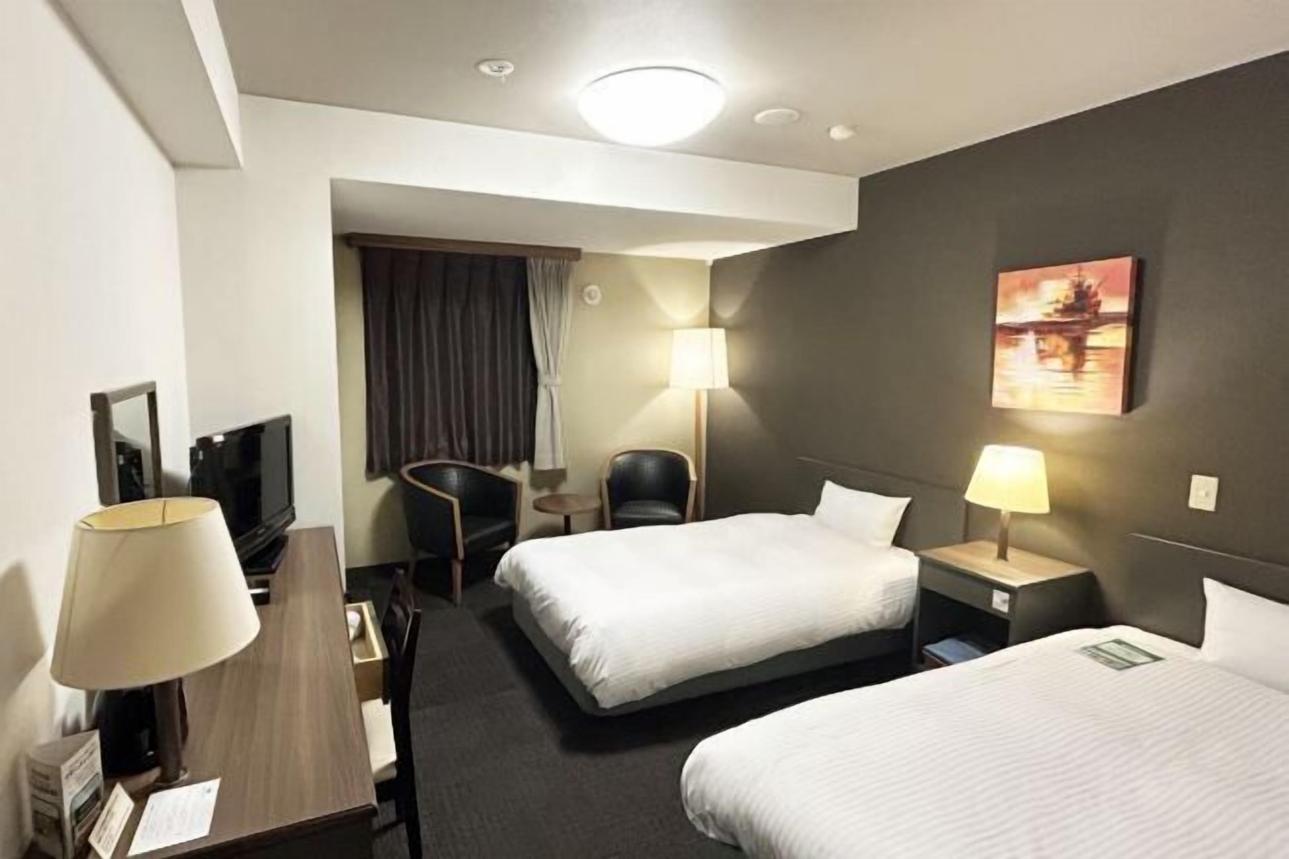 โต๊ะทำงาน, อินเทอร์เน็ตแบบใช้สาย (ฟรี), ผ้าปูที่นอน