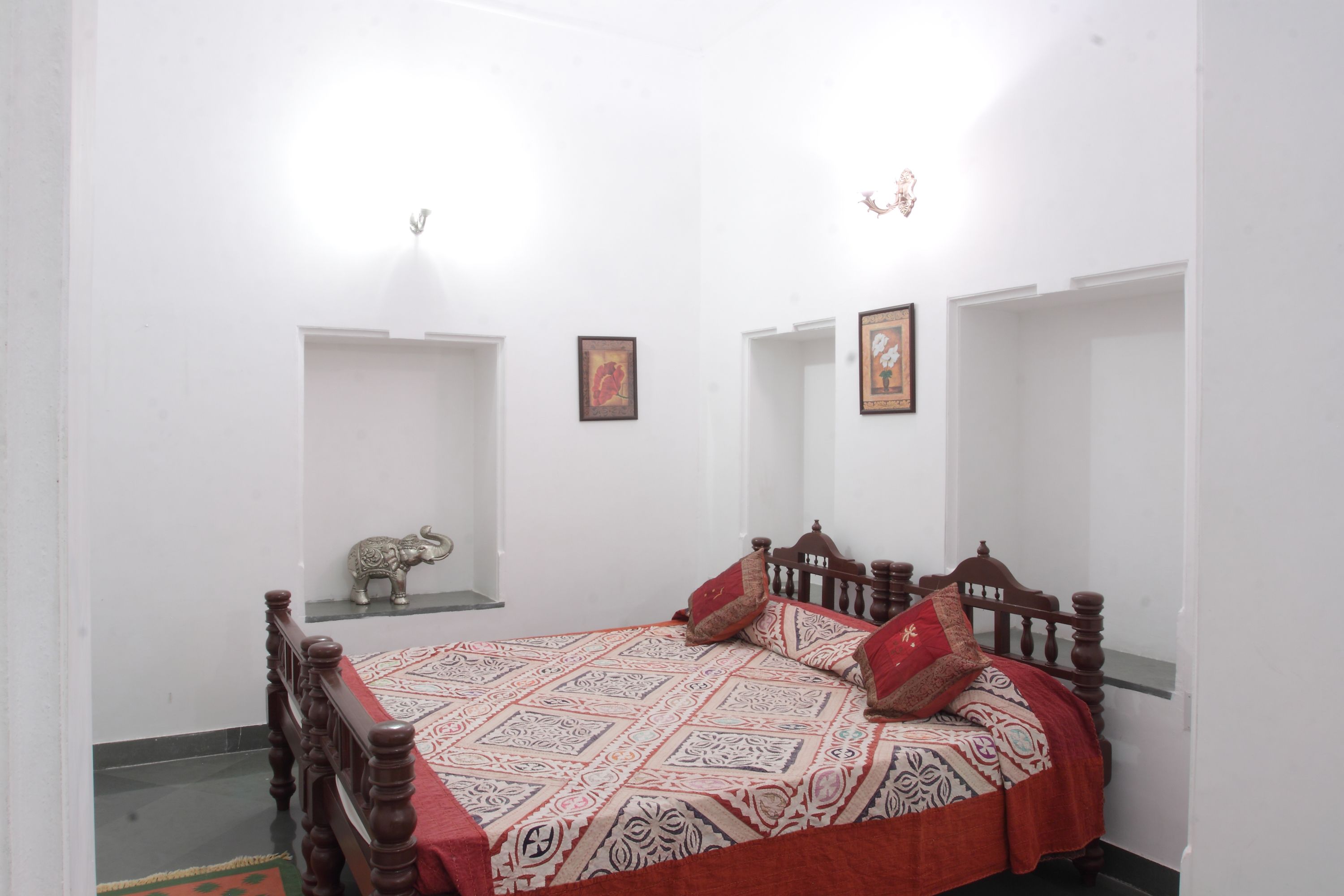 iron/ironing board, bed sheets