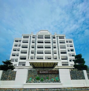 Front of property - Blanco Apartment Hotel (Bintulu)