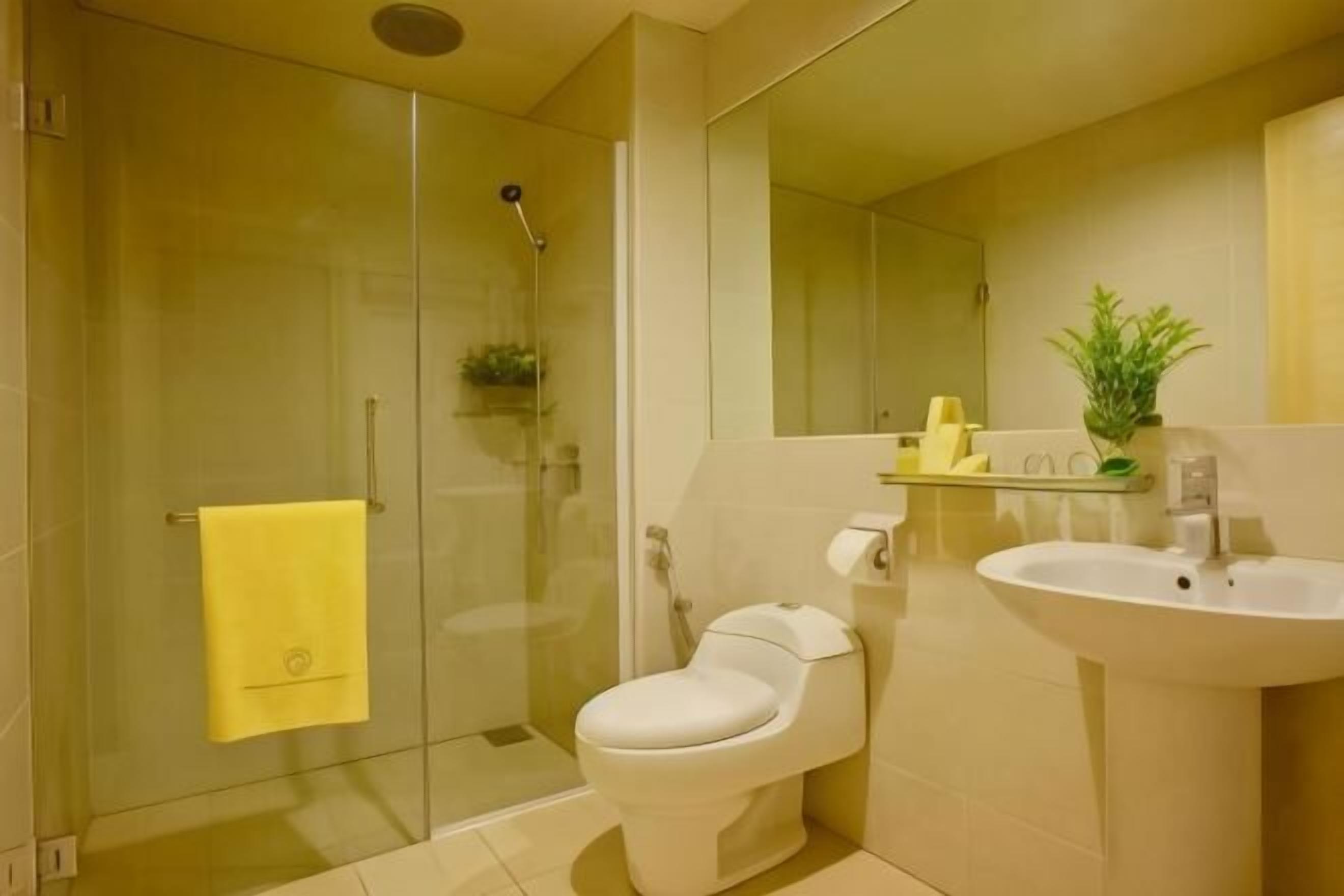 浴室 | 淋浴设施、免费洗浴用品、坐浴桶、毛巾