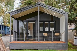 Luxury Two-Bedroom Villa | Terrace/patio