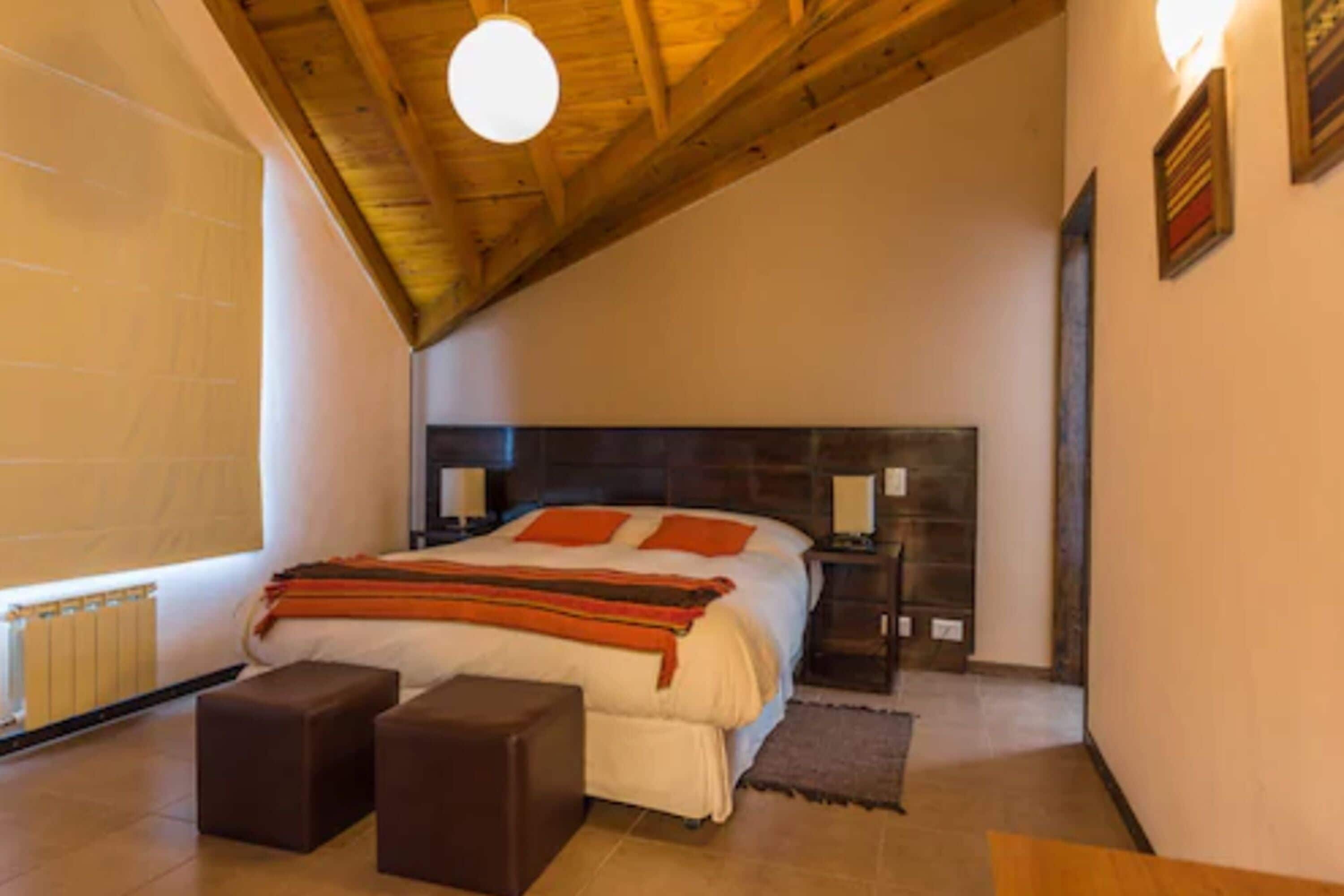 combined shower/bathtub, deep-soaking bathtub, rainfall showerhead