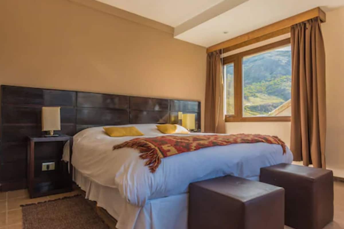 premium bedding, down duvets, pillow-top beds, in-room safe