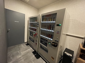 Vending machine - Hotel Route-Inn Saku Minami Inter (Saku)