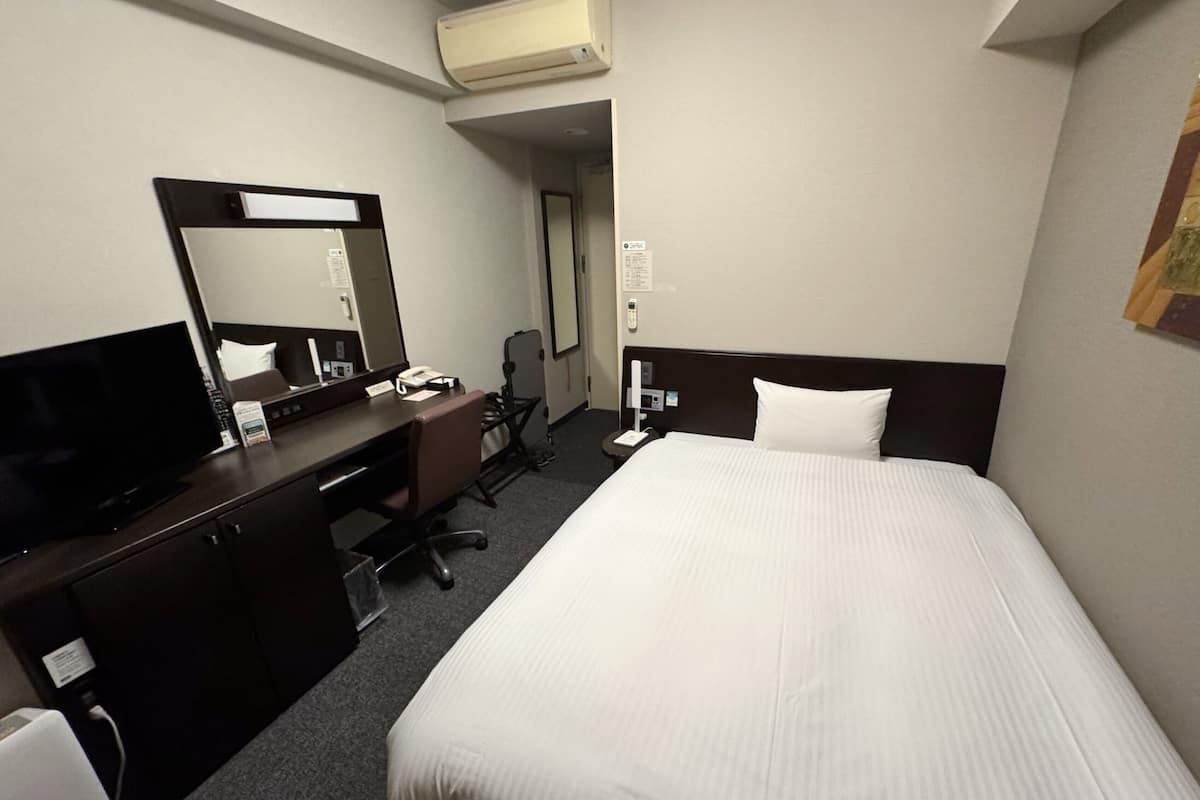 舒适单人房, 无烟房 | 办公桌、免费 WiFi、床单
