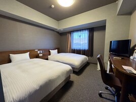 Habitación con 2 camas individuales, fumadores (Only E-cigarettes allowed) | Escritorio, wifi gratis, ropa de cama