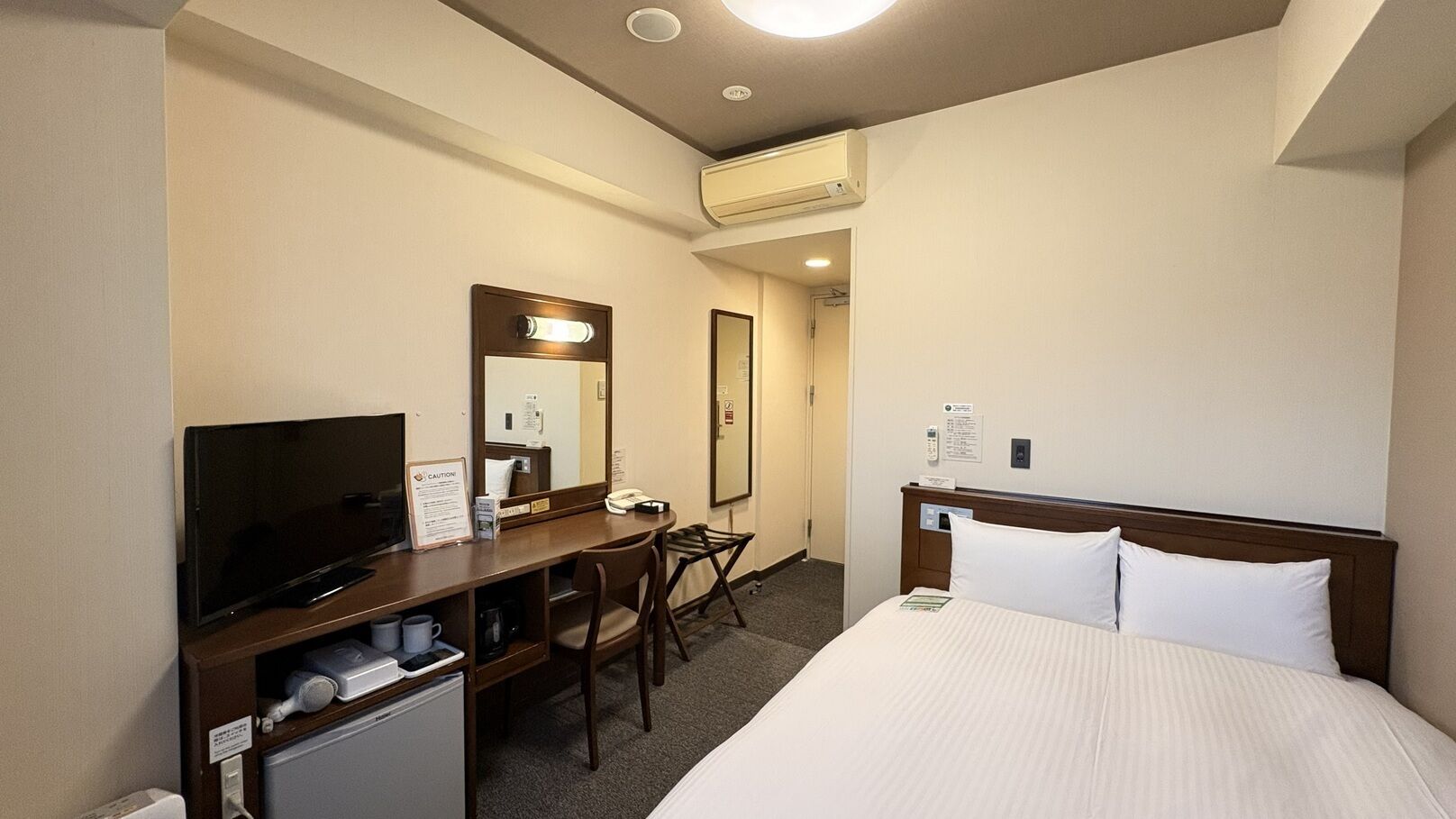 Desk, free WiFi, bed sheets