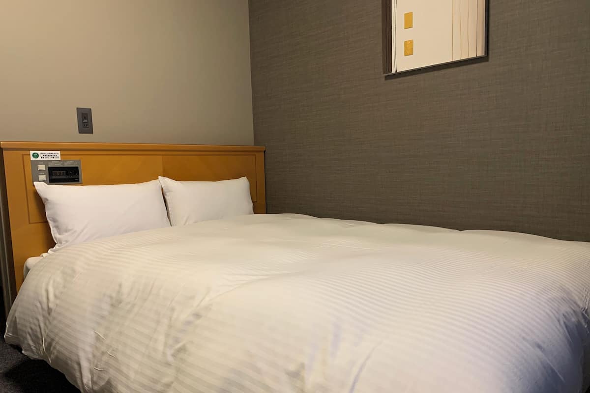 Bureau, Wi-Fi gratuit, draps fournis