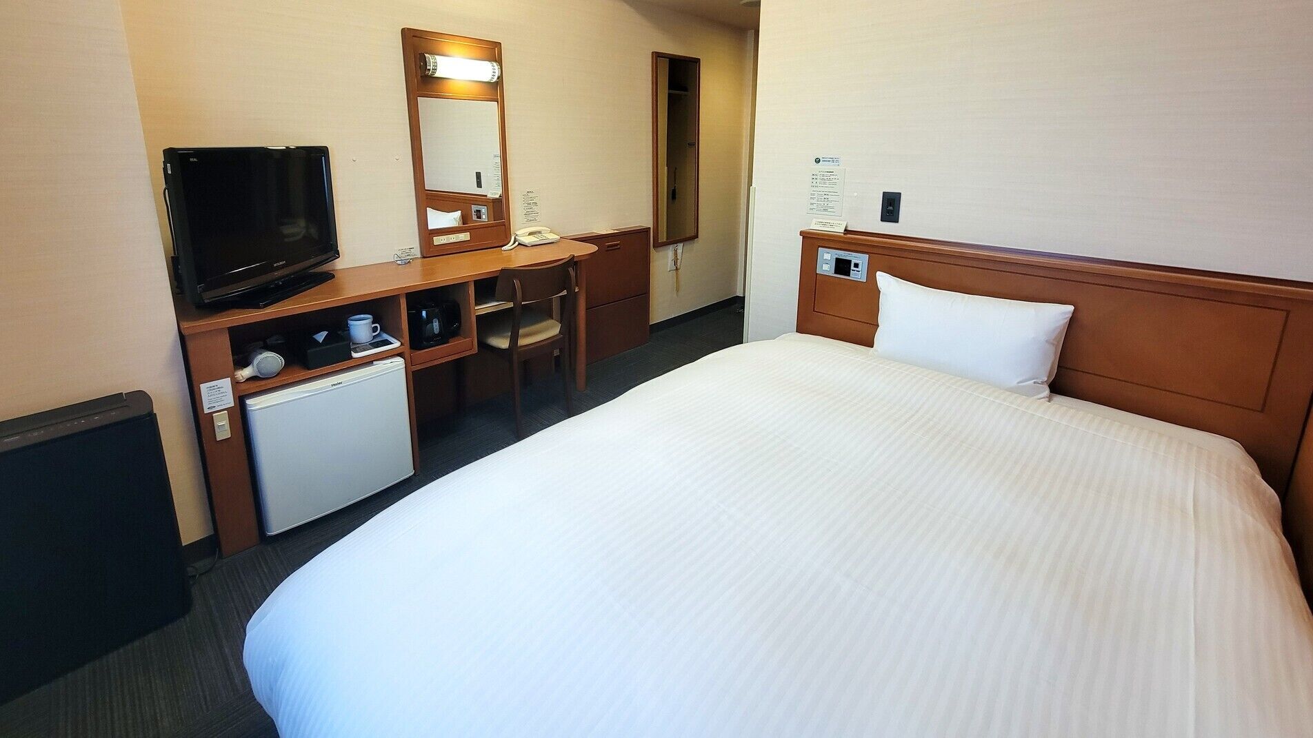 Desk, free WiFi, bed sheets