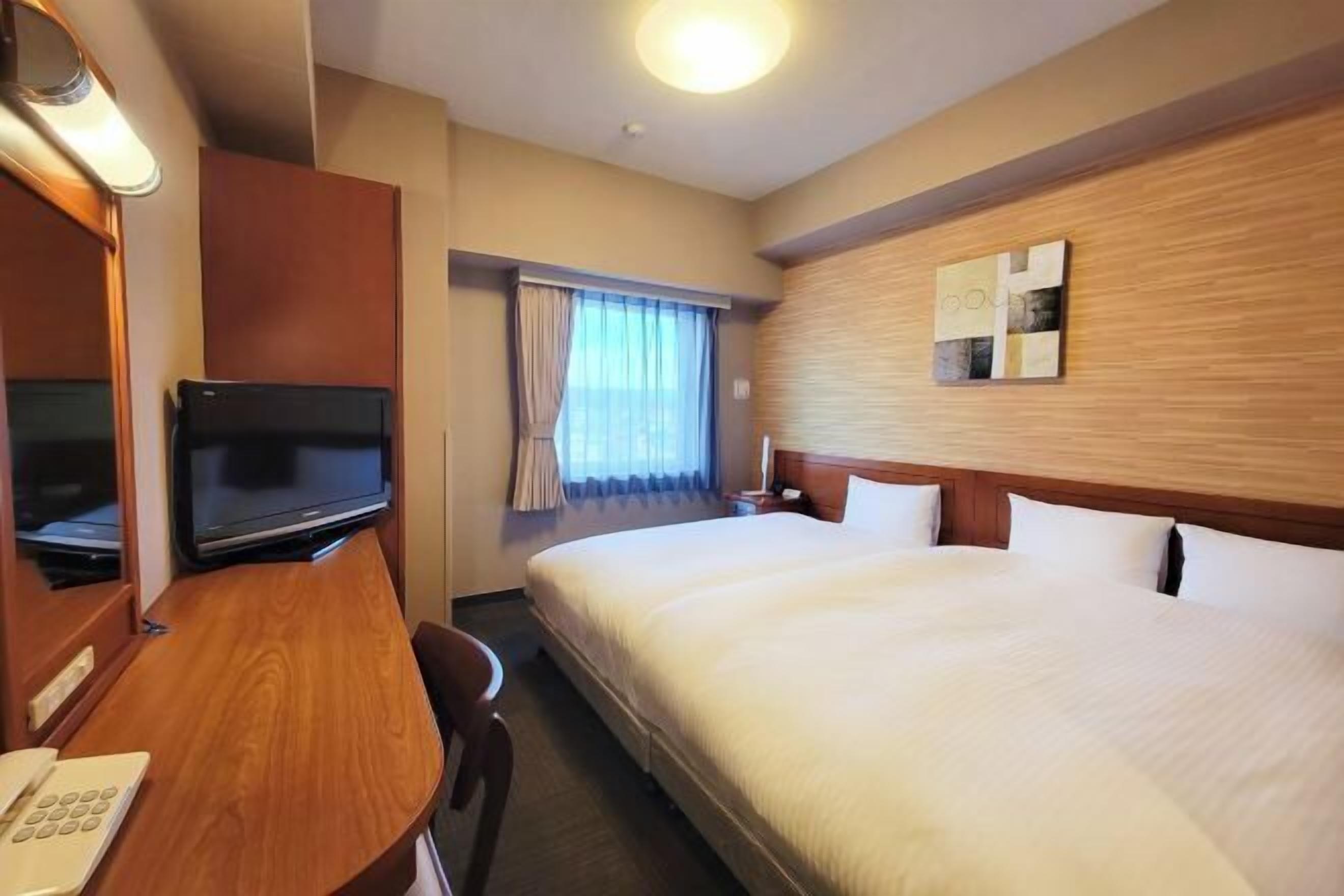 Bureau, accès au Wi-Fi (inclus), literie fournie