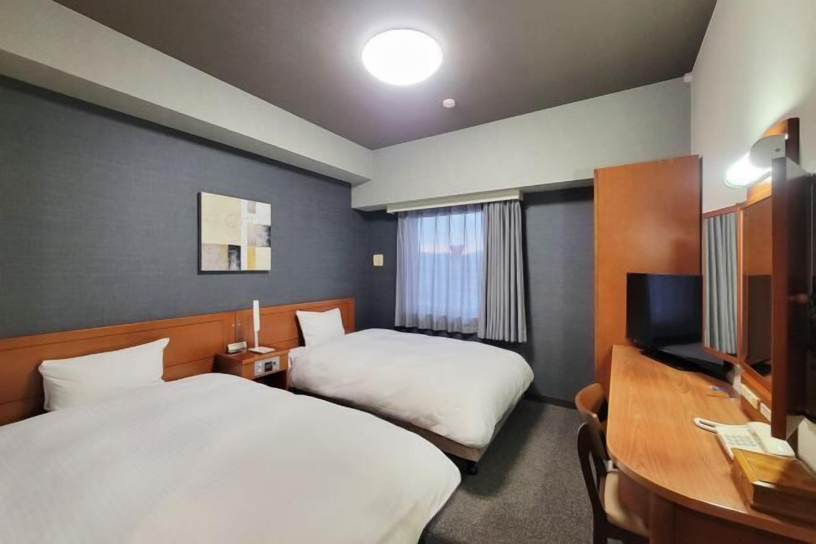 Bureau, accès au Wi-Fi (inclus), literie fournie