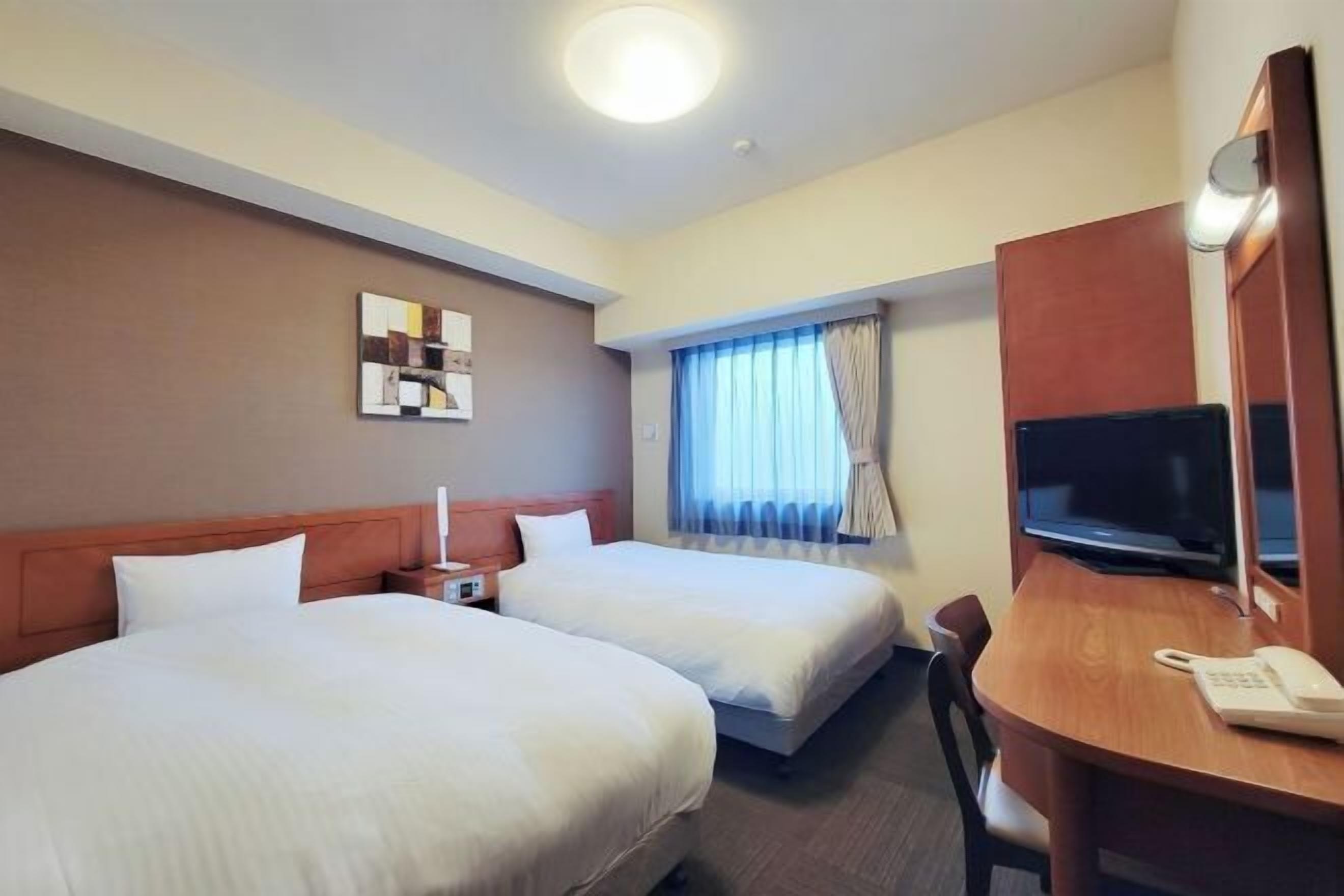 Bureau, accès au Wi-Fi (inclus), literie fournie