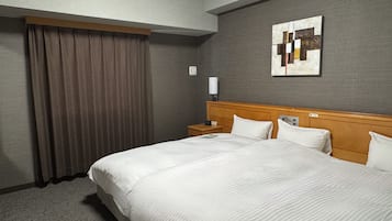 Family Double Room, Non Smoking | Desk, free WiFi, bed sheets