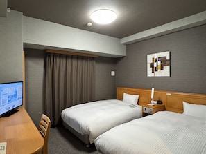 Desk, free WiFi, bed sheets - Hotel Route Inn Hamamatsunishi Inter (Hamamatsu)