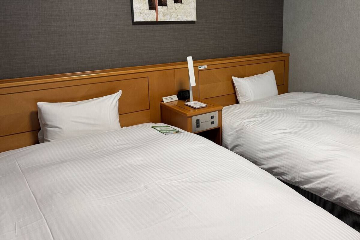 Desk, WiFi (free), bed sheets